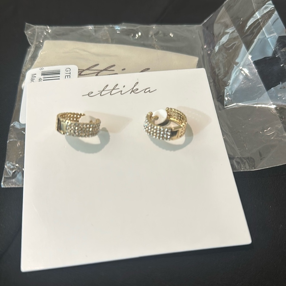 Ettika Hoop earing with gemstones NWT